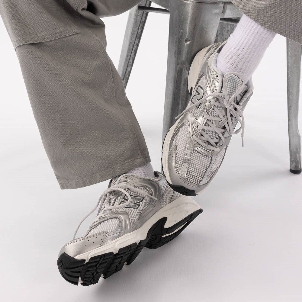 New Balance 530 Athletic Shoe - Gray Matter / Silver Metallic / Magnet | Journeys