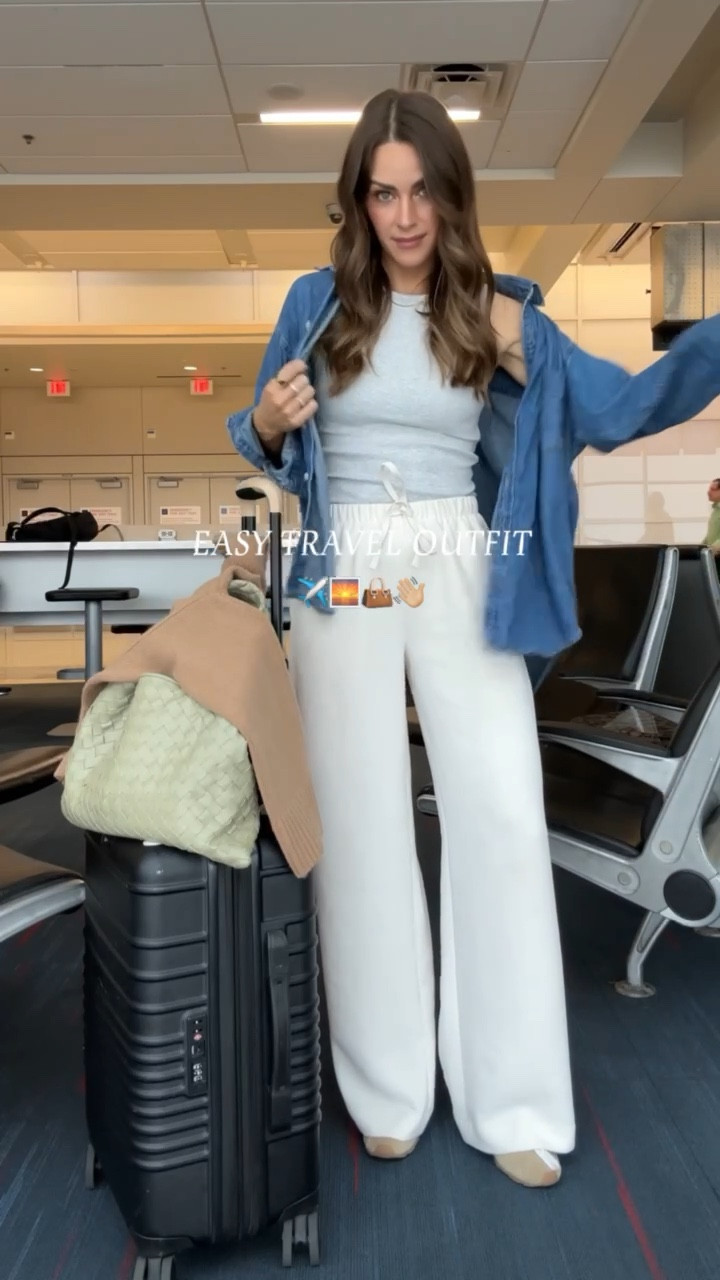 TRAVEL DAY OUTFIT ✈️✨
Size small in everything

#LTKootd #LTKTravel #LTKvlog