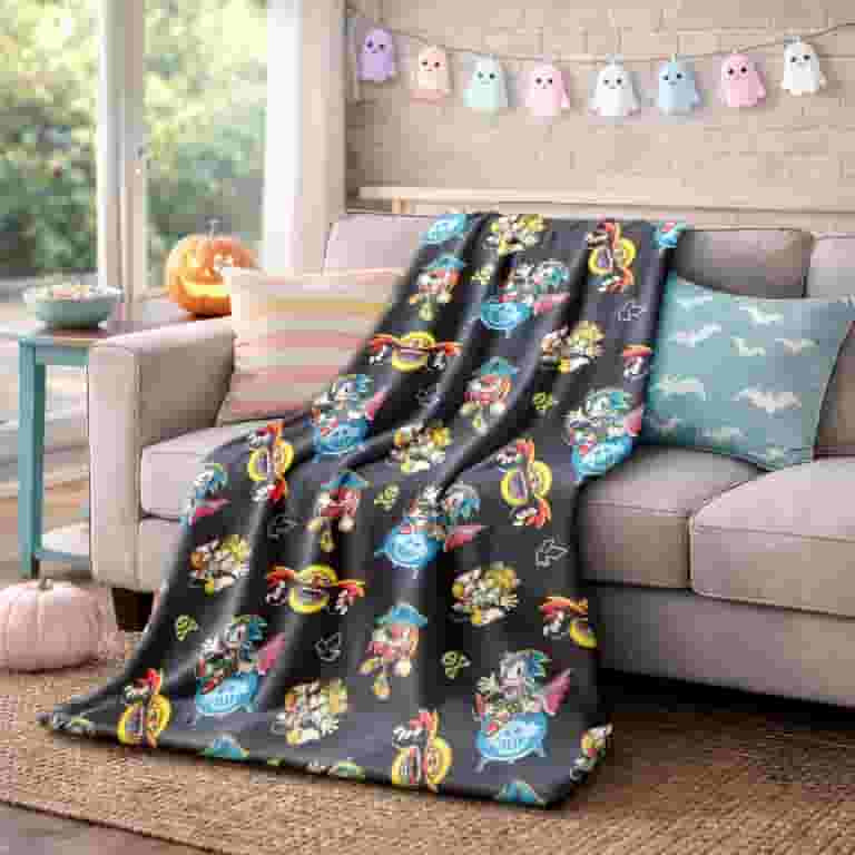 Sonic the Hedgehog Summerween Silky Soft Plush Oversized Throw Blanket, 50 x 70 | Walmart (US)
