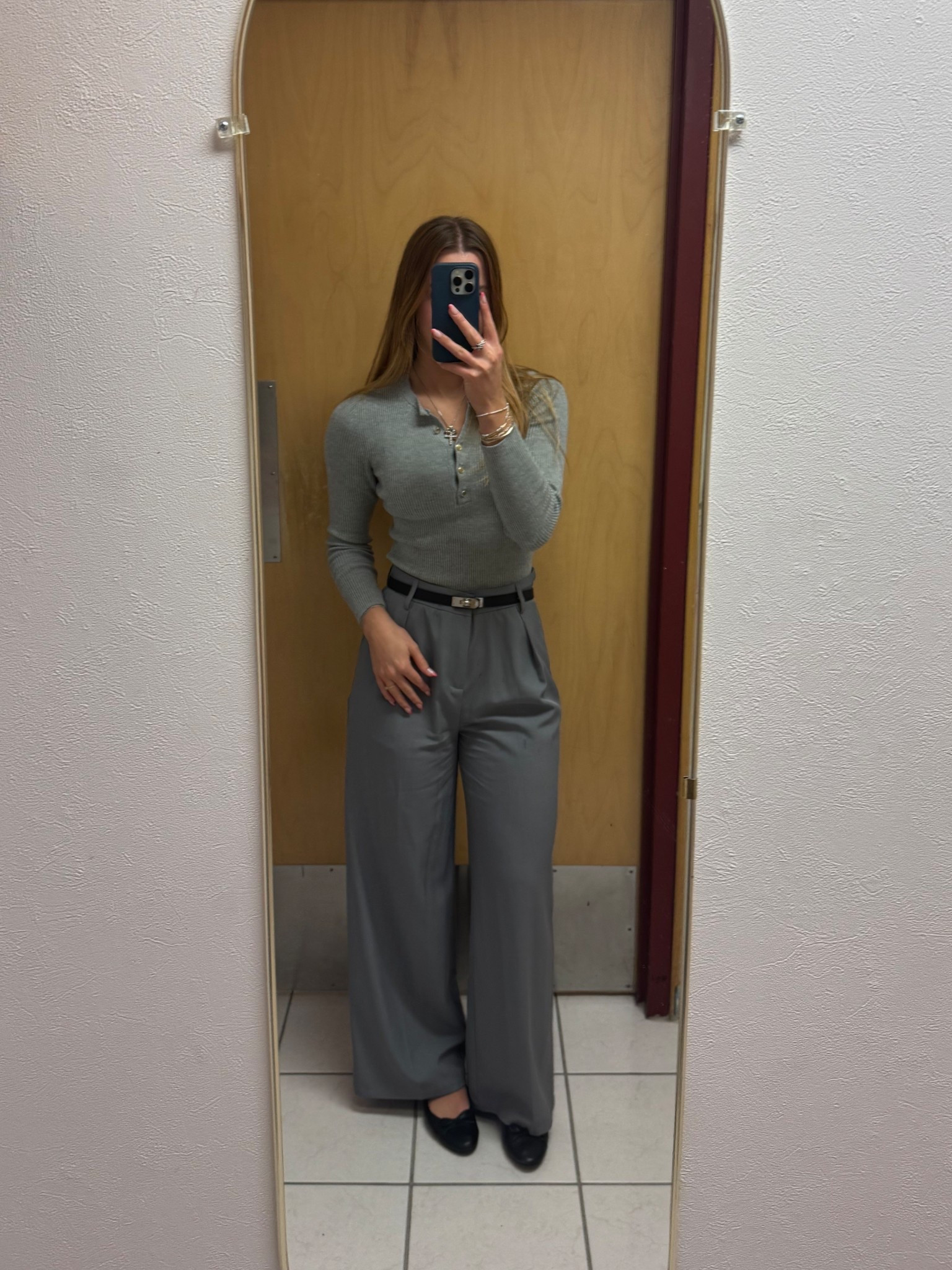 A classic groufit but make it corporate chic 

#LTKFindsUnder100 #LTKWorkwear #LTKSeasonal