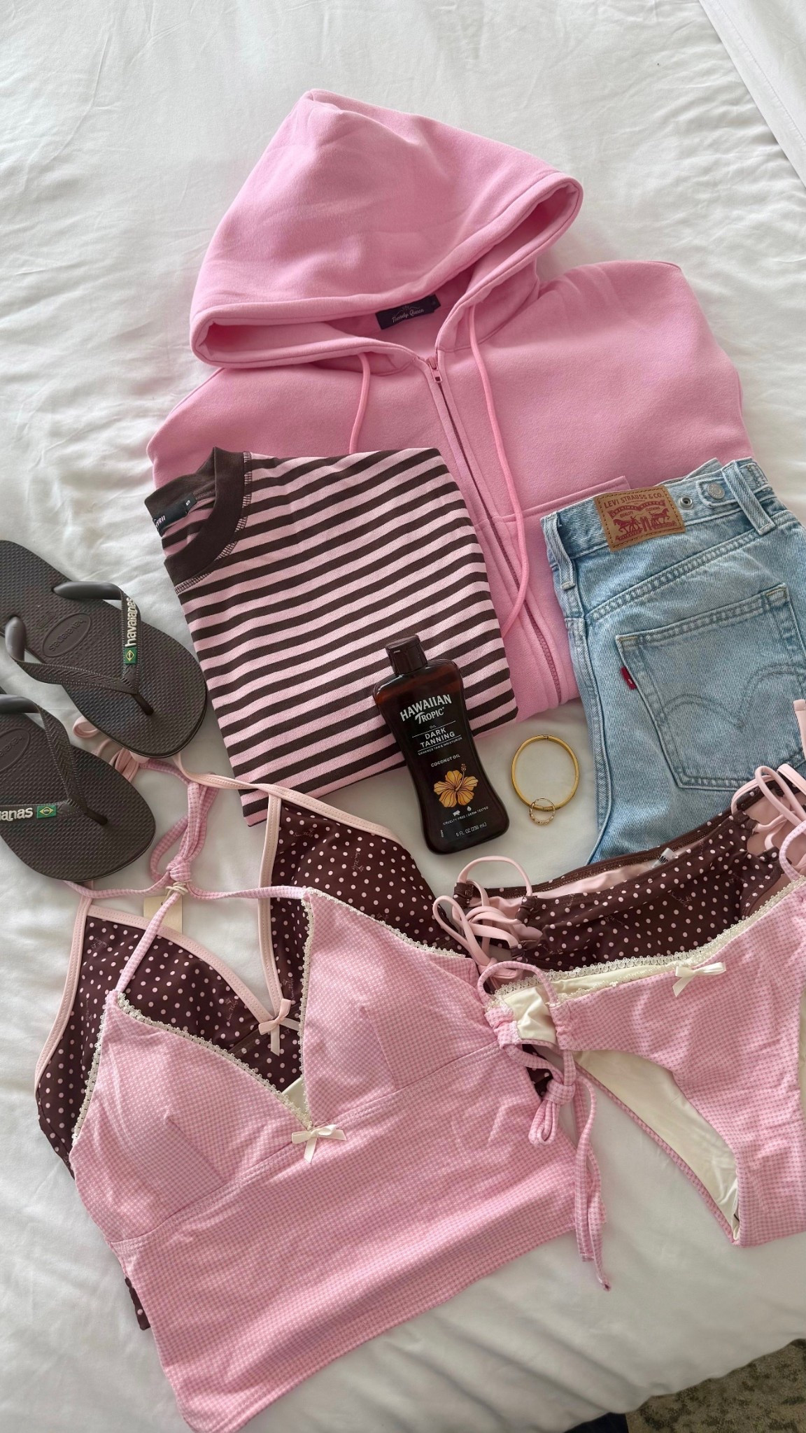 Packing for a beach vacation ✨ loving all the pink and brown!

Amazon, Amazon fashion, Amazon swimsuit, Levi’s shorts, jean shorts, beach vacation outfit, denim shorts 

#LTKSeasonal #LTKgrwm #LTKSwim