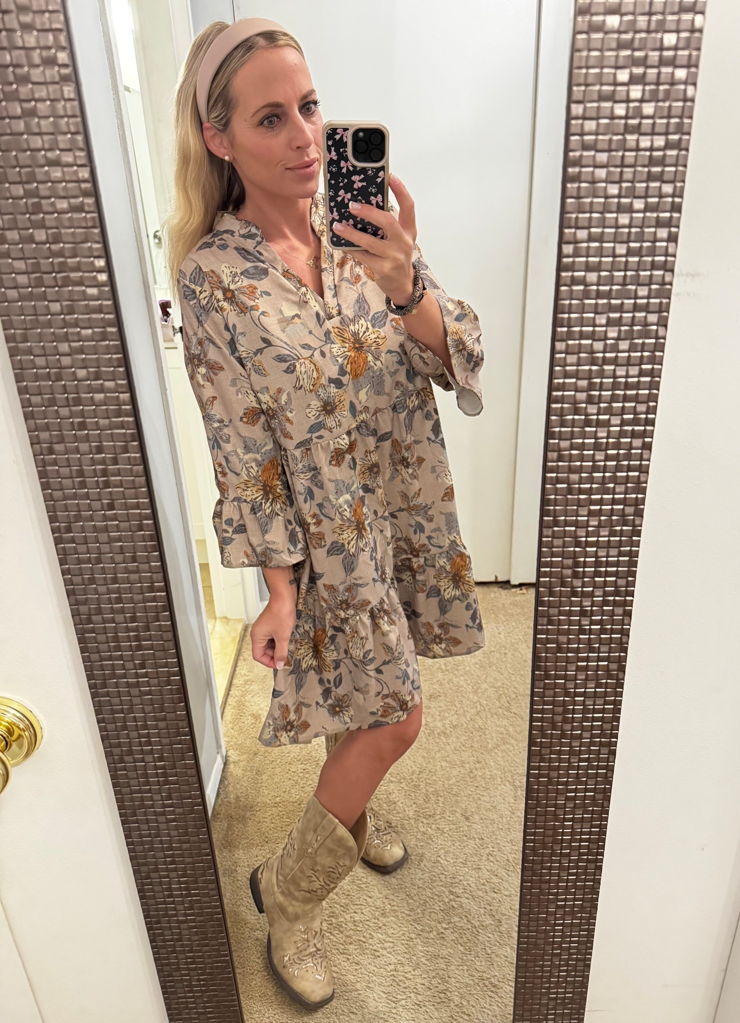 Fall dress outfit with boots 

#LTKMidsize #LTKFindsUnder50 #LTKSeasonal