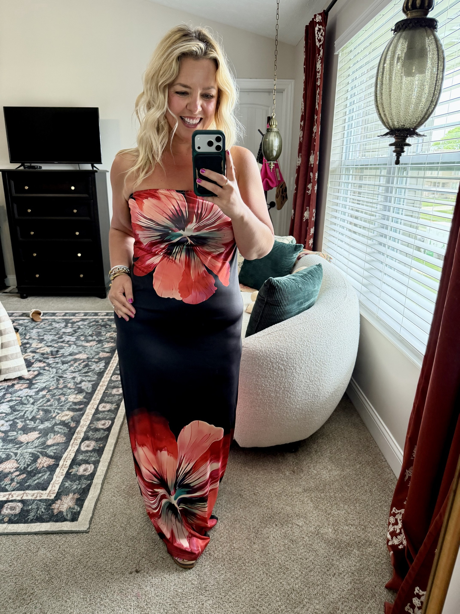 MMMMKKKK feelin' spicy in this body con floral maxi dress from Amazon! Wearing my true size large & I am also linking the strapless bra that will CHANGE YOUR LIFE!! Gives great support & never slides down, even for my saggy DDs ha! 

 

#LTKOver40 #LTKMidsize #LTKPetite