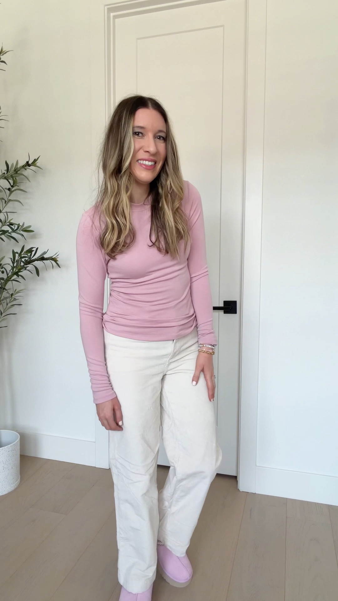 Obsessed is the biggest understatement 🤭 Unbox and try on my latest @klassy order with me 💗

I’ll be wearing this ALLL the time. The pink is perfect, it’s amazing quality - so soft and stretchy. The fit is 👌🏼 flattering + built-in removable pads 👏👏 I’m wearing my TTS size Small in both. Save on your Klassy order with my code: DANIELLEKLASSY1

Plus it matches perfectly with my FAVE Pink Ugg Tazz. I’m a 7.5 shoe size, and the 8 fits me great. 




#LTKootd