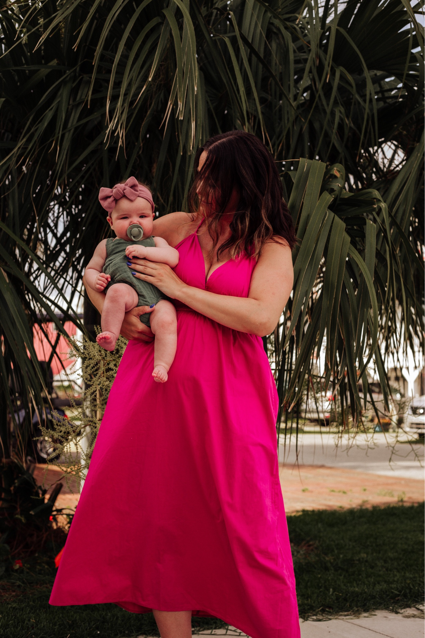 Flaunt a stylish look as you move through sunny days with this Sleeveless Sundress — midi length featuring a flattering V-neckline and smocked back with keyhole detailing, a full-elastic waistband, along with adjustable spaghetti straps and a side seam pocket. I’m wearing a size LRG 

Target, target dress, target style, vacation dress, vacation style 

#LTKsalealert #LTKunder50 #LTKFind