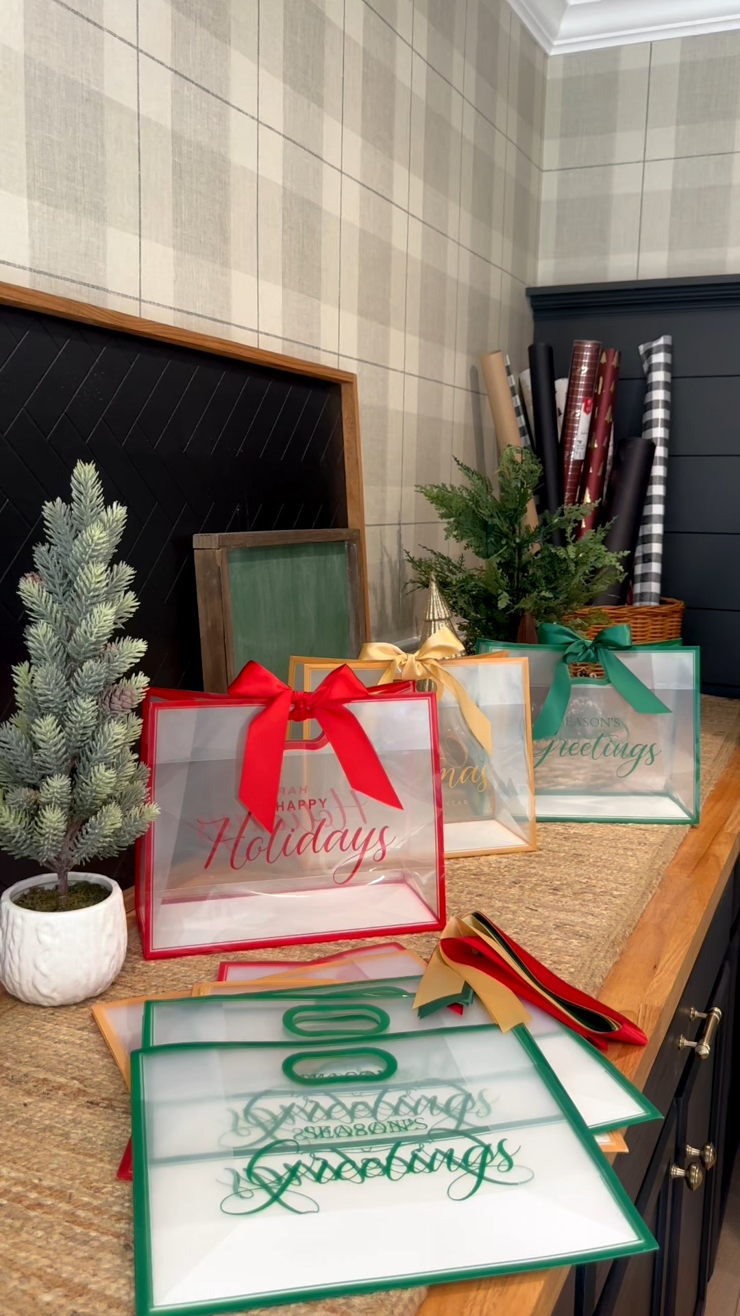 These clear Christmas gift bags are so perfect for gifting! Add a little Holiday fun inside 🎄🎁

#LTKSeasonal #LTKHoliday #LTKGiftGuide