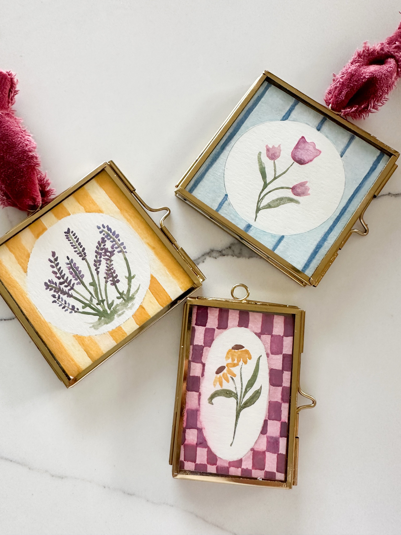 For your next craft night! 

I’m not even huge into crafts… but I do love happy pops of color in my home! These mini frames started it all…



#LTKFindsUnder50 #LTKSeasonal #LTKHome
