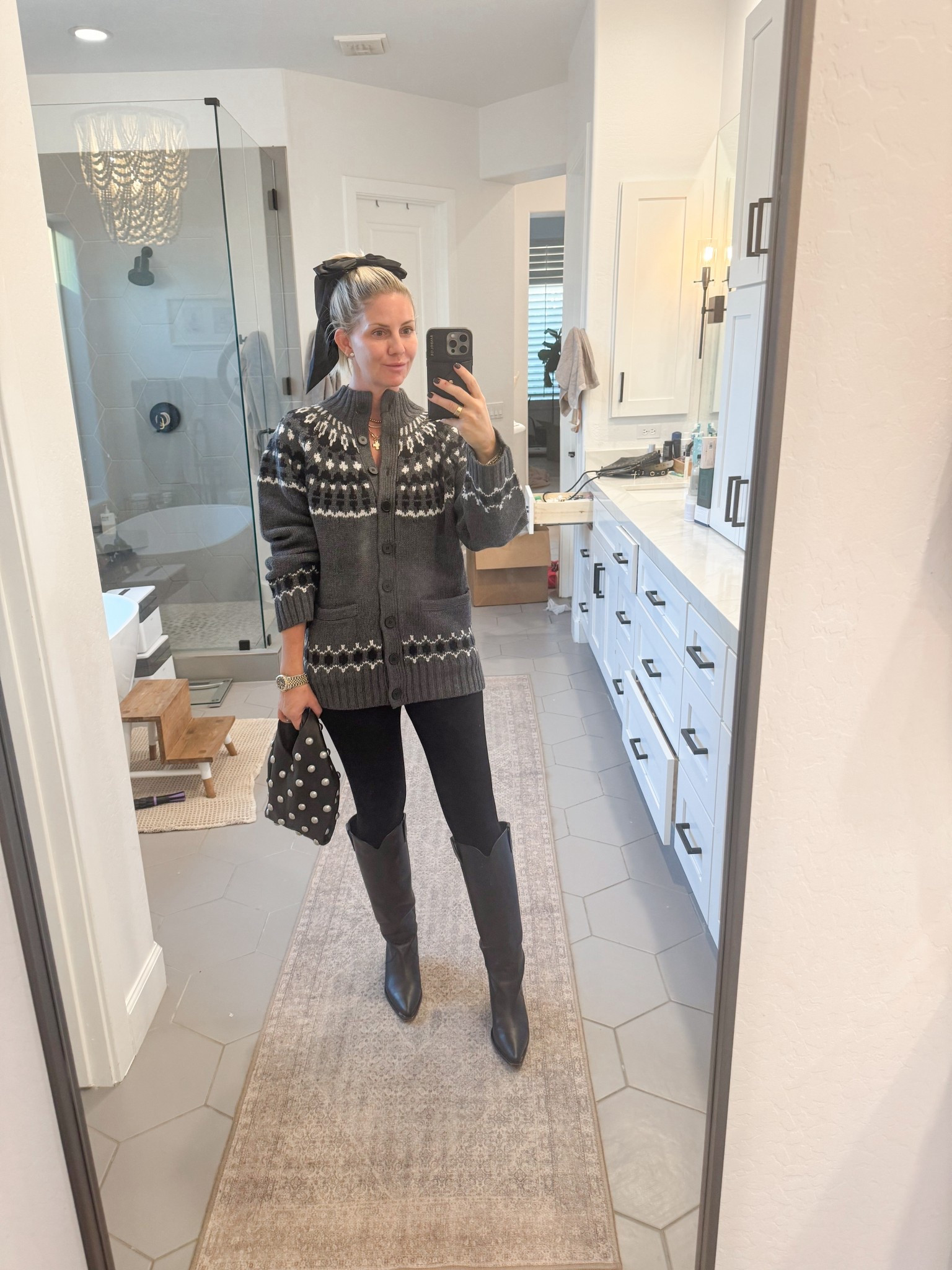 Ready for winter and the ski mountain  

#LTKStyleTip #LTKSeasonal #LTKHoliday