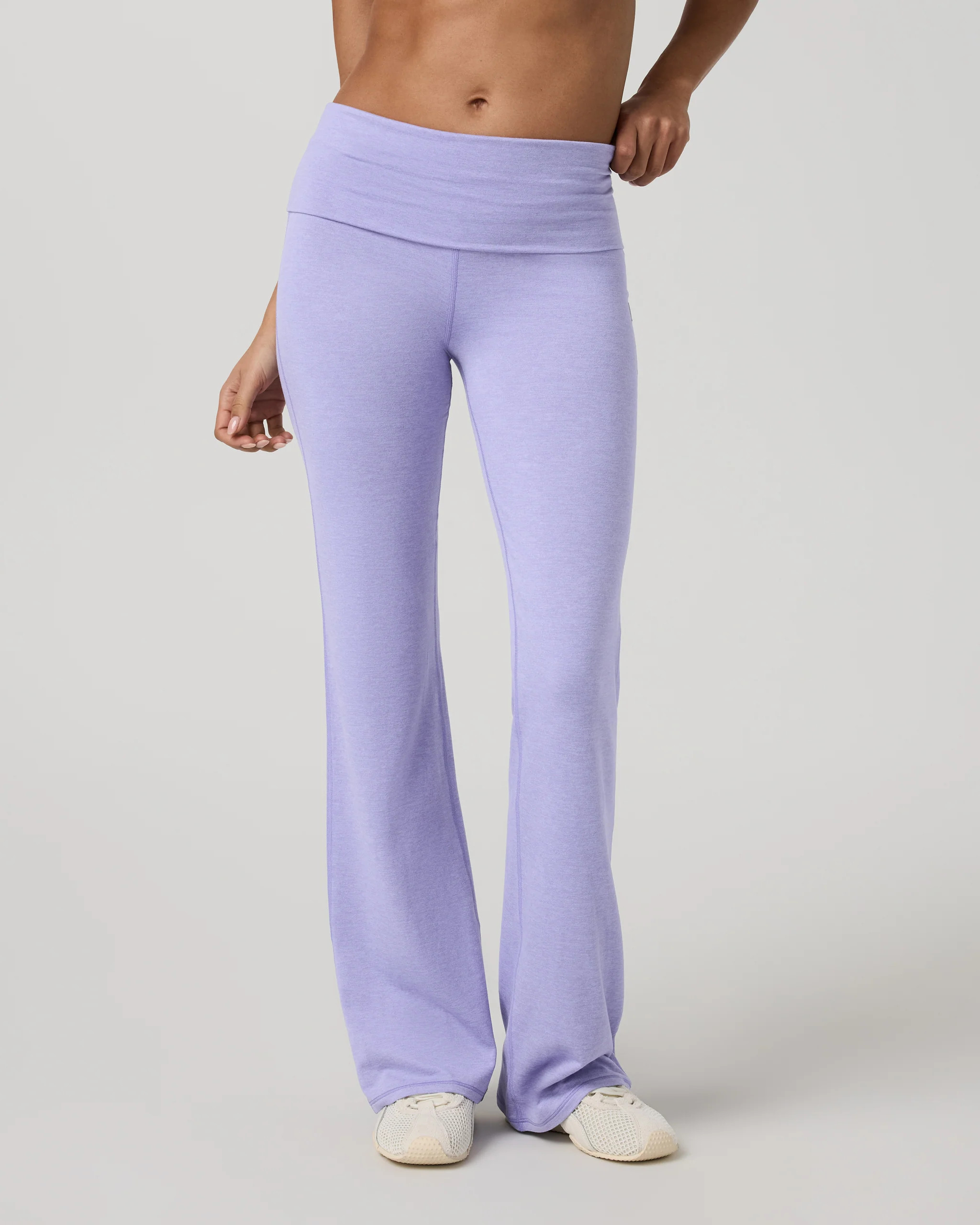 Halo Foldover Pant – Women's Hyacinth Heather Pants – Vuori | Vuori Clothing (US & Canada)