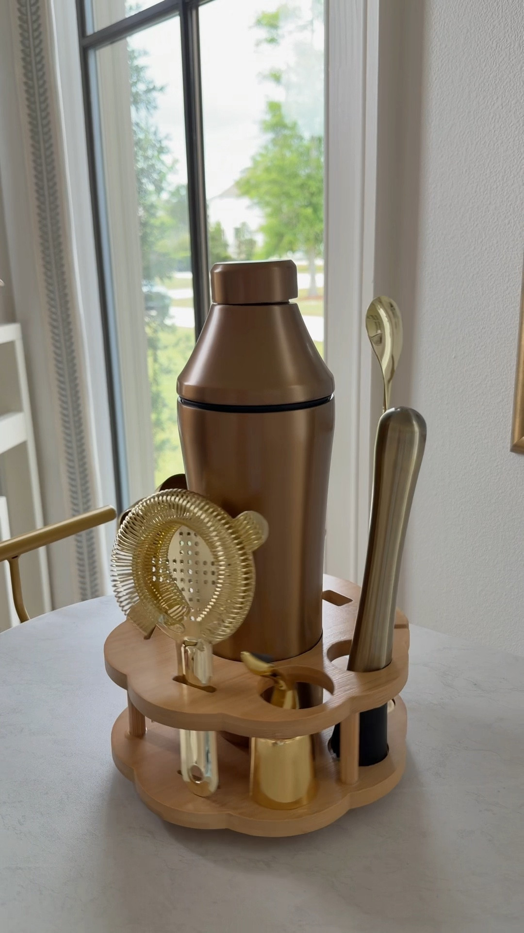 Stock the bar with me using organizer found on Amazon!!

#barcart #homedecor #homeorganization #shaker #amazonfinds


#LTKfoodie #LTKHome