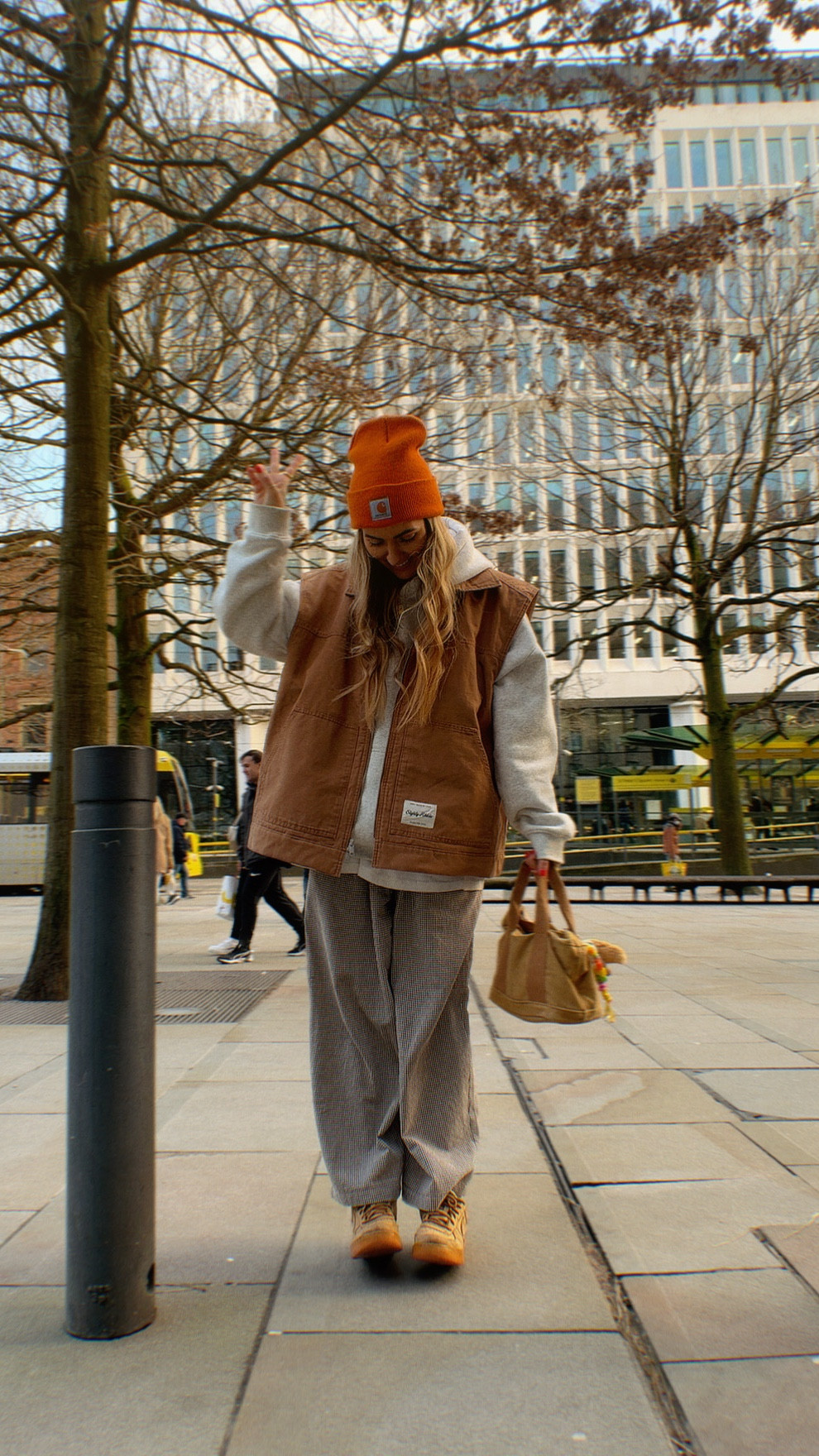 The £24 ( currently £19.50 see below ! ) Carhartt style gilet stealing the show !! @asos doing it again 👏🏽✨

If you’ve followed my stories recently I was obsessed with the Carhartt gilet (£80-100) but when it came it was too small ( men’s L ) but before I had chance to order it again I found this babe on ASOS 😛 and she has more then delivered ! 

OUTFIT DEETS! 
I’m a uk 10, 5’7
Loving an oversized fit ! ✨🫶🏽

ALL LINKS IN JAN HIGHLIGHTS GIRLIES XXXXX

Tan oversized gilet was £40 on promo £24 ( current promo code COSY gets you an extra 20 % off making her £19.50 !! ) I’m wearing size XL

Oversized grey plush hoodie £60 @lovallofficial wearing size L, fave hoodie I own , worth every penny ! 
Use code LTKREBECCA10

Mini check trousers £32 @asos @topshop wearing S keep coming in and out of stock !! 

Old @nike trainers but @vans have some cute versions of ! I’ll link in Jan highlights xx

Orange beanie @carhartt colour Marmalade about £25 via @amazonuk 

Mini tote bag versions on @amazonuk £15/20 

My coffee is always a chai latte from my faves @starbucksuk with soya milk , vanilla syrup & no water ✨🤙🏽

Braided personalised bead phone charm @wildflowermelts 

All links in Jan highlights on my page girlies !! Xxxxxxx love y’all ! 

#mumstyle #fitcheck #mumstyleuk #winteroutfits 
Contains pr aff 🫶🏽