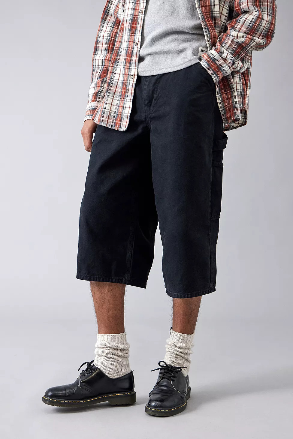 BDG Washed Black Denim Carpenter Shorts | Urban Outfitters (EU)