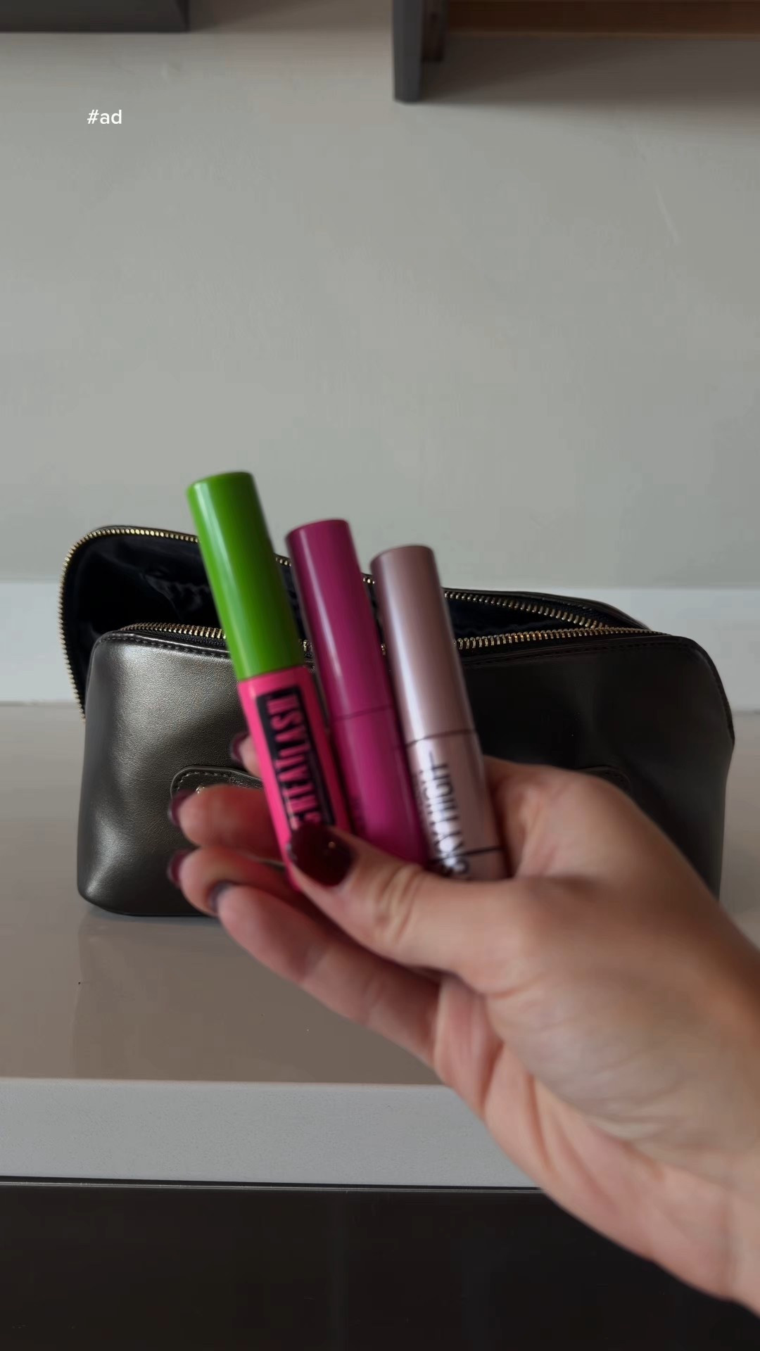 #ad #maybellinepartner The perfect gift for your on the go friend ❣️ @maybelline @target @targetstyle #maybellinepartner
#ad
#target
#targetpartner