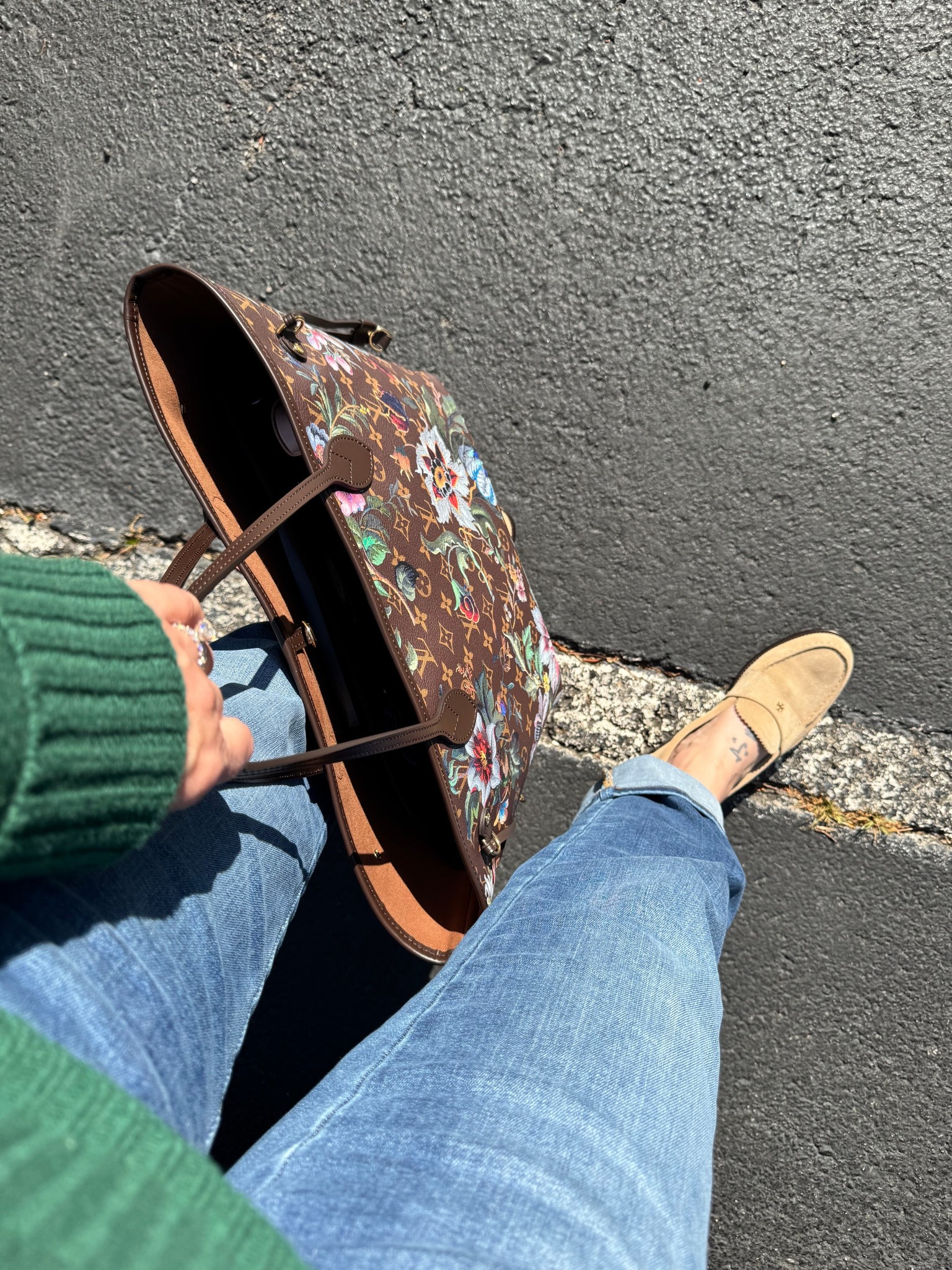 Comfiest loafers, right out of the box

🔎 suede loafers, Tory Burch loafers, loafers you can dress up or down, casual loafers, dressy loafers, light suede loafers, loafers for spring, women’s loafers, style with bags

#LTKootd #LTKgrwm #LTKOver40