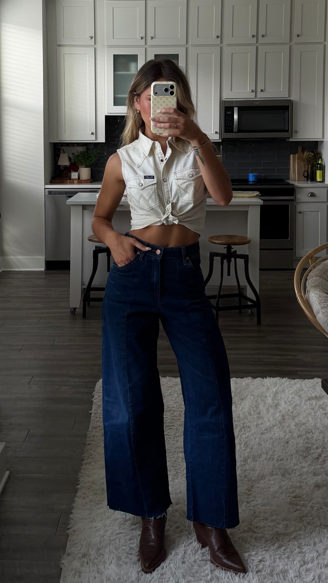 outfit is @Wrangler !! wearing a small in the top & a 24 in jeans #ad