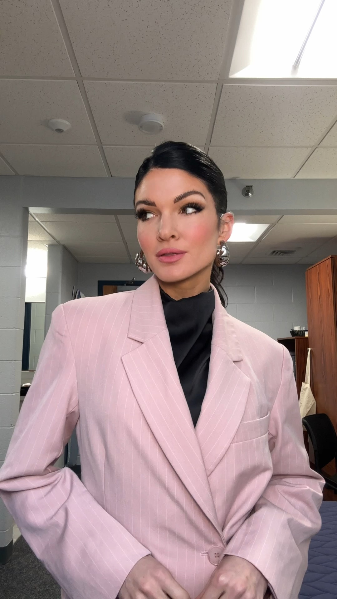 Keynote speaking ready !! Look for today for a tour at the academy - pink blazer, pink makeup, slick back pony look. 

#LTKworkwear #LTKstyletip #LTKbeauty