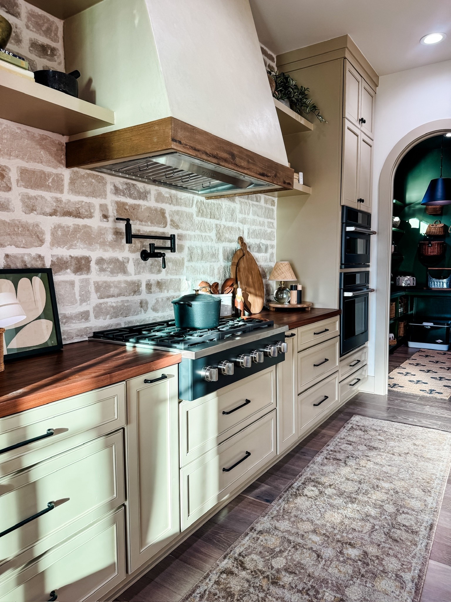 I was able to travel to Charlotte, North Carolina where I got to see the 2026 HGTV Dream Home where southern charm meets lakeside cool!

Home, home decor, home renovation, home decor inspo, home inspo, living room decor inspo, renovation ideas, remodel inspo, room transformation, renovation project, home makeover

#LTKOver40 #LTKHome