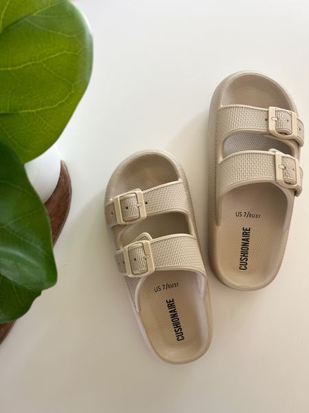 Buckle cloud sandals☁️ $25 and come in tons of colors!

Slide sandals / amazon sandals / amazon shoes 


#LTKstyletip #LTKunder50 #LTKshoecrush