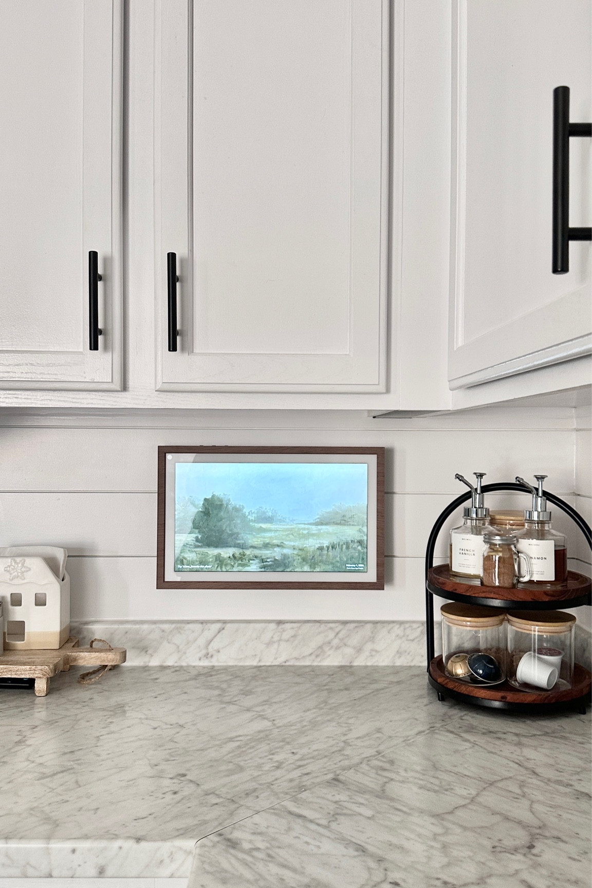 They make a MINI FRAME TV?! 😍

Ok so it’s actually the @amazon Alexa Show 15 AND it’s even better than a frame tv IMO.

It’s so aesthetically pleasing 🤗 choose a frame and swap out artwork (aka photos) any time you please! But also watch a movie, add to your calendar, play a game, make a grocery list, and literally anything else you can imagine. It will easily be the best thing you add to any room.


#LTKhome #LTKGiftGuide #LTKMostLoved