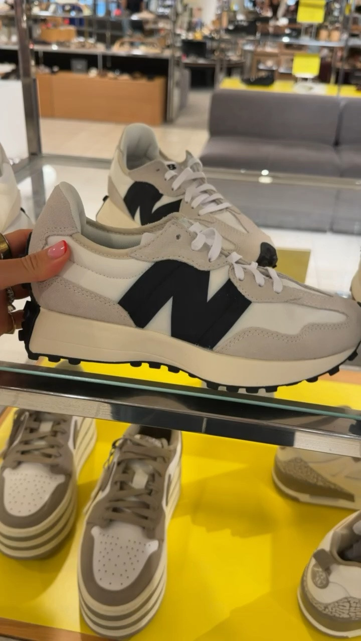 NSale sneakers 

Nsale, Nordstrom sale, sneakers, anniversary sale, summer sale, sports mom, workout shoes, running shoes, new balance

#LTKSaleAlert #LTKActive #LTKmomlife