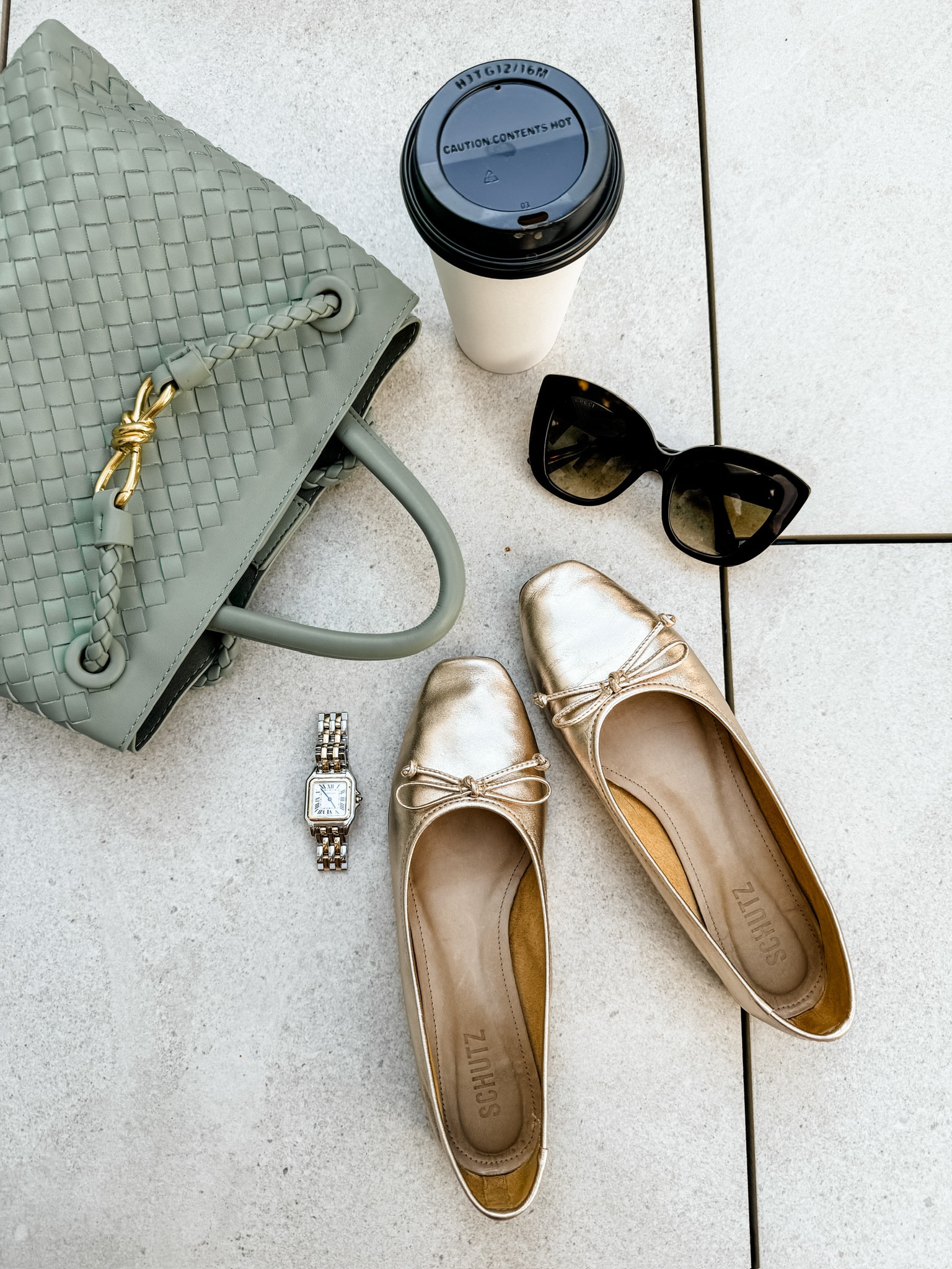 These shoes are one of my favorite pairs of ballet flats! They are so comfortable! 

Loverly Grey, ballet flats, neutral shoes, fall shoes, workwear, gold ballet flats, everyday purse, women’s watch, sunglassess

#LTKItBag #LTKStyleTip #LTKShoeCrush