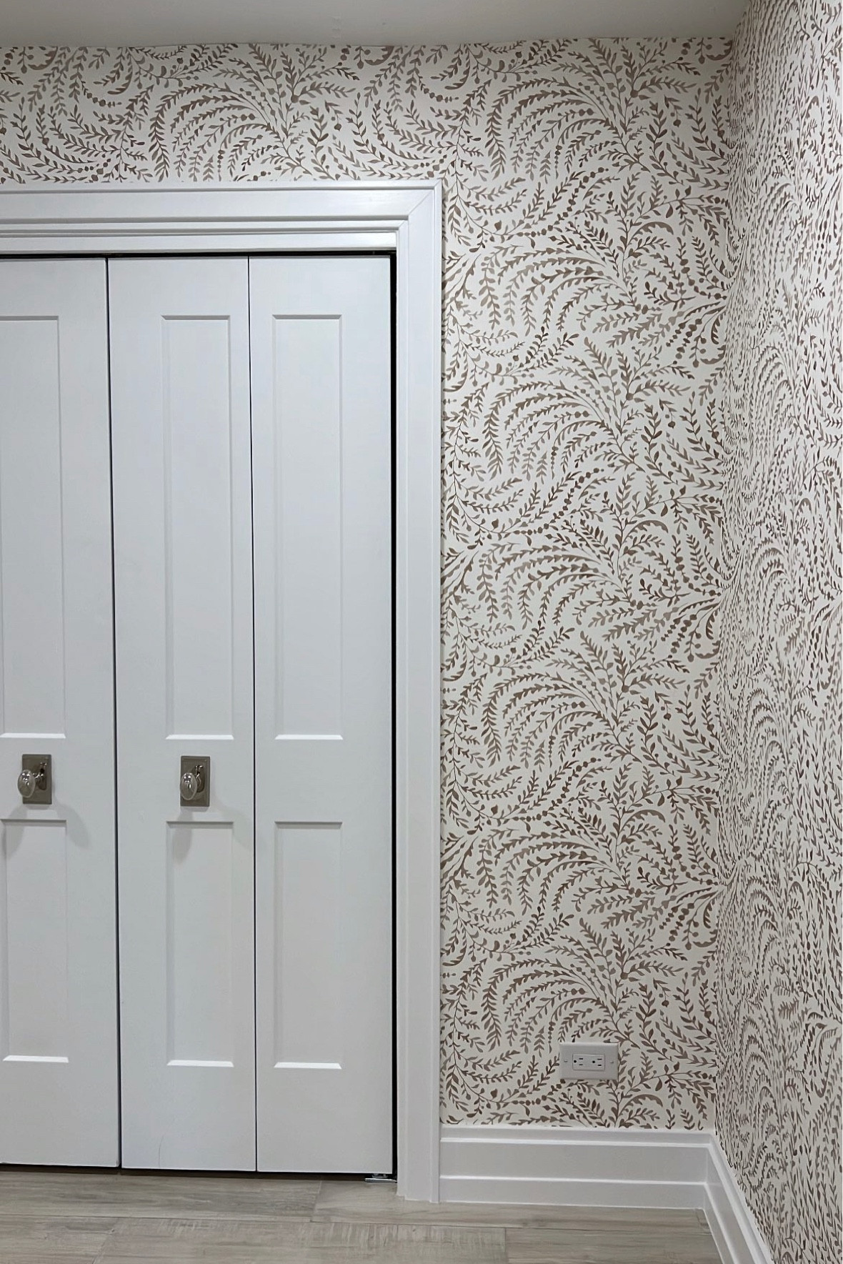 Wallpaper, patterned wallpaper, luxury wallpaper, Serena & Lily wallpaper, coastal decor, neutral decor, home decor, interior designer finds

#LTKhome #LTKfamily #LTKstyletip