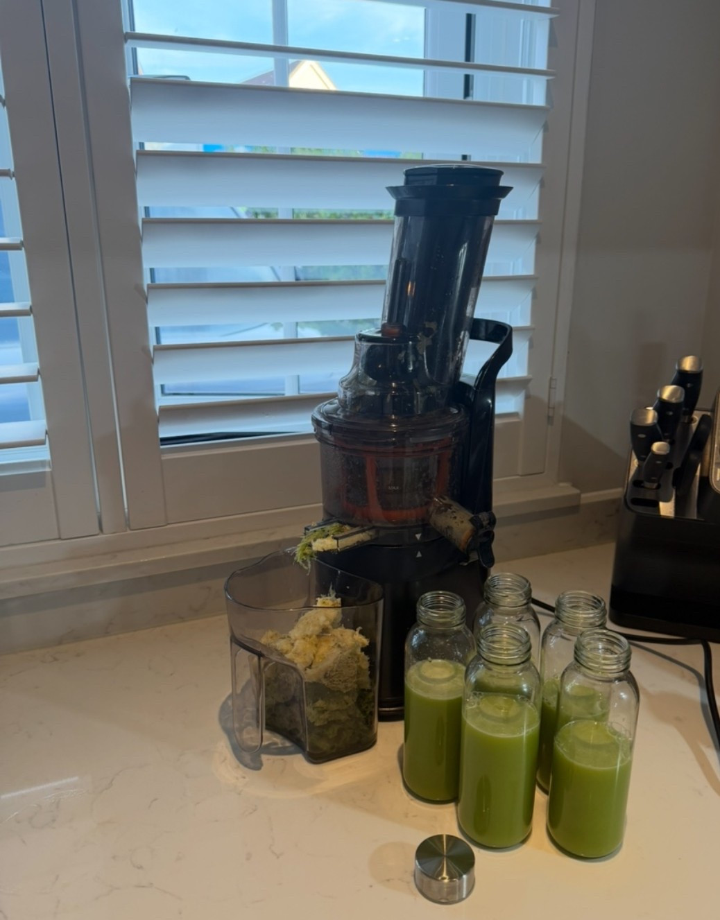 My juicer + these glass bottles are fab!! 🍏🫚🥒