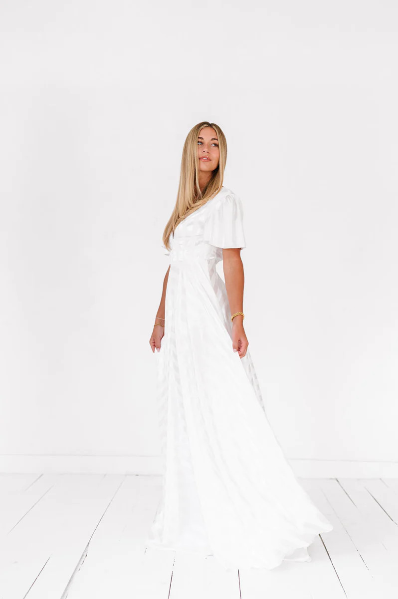 White Maxi Short Sleeve Dress | FEHRNVI