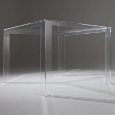 Invisible Table | Lumens