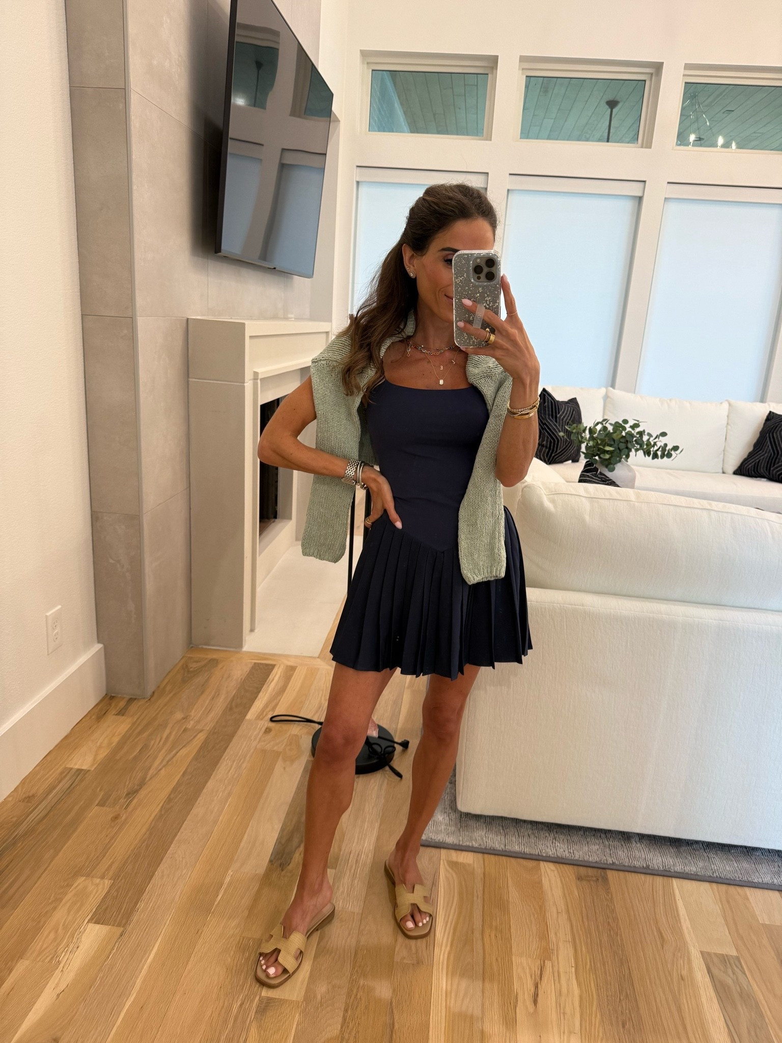Pleated tennis dress with teal cardigan size xs

#LTKPetite #LTKSeasonal