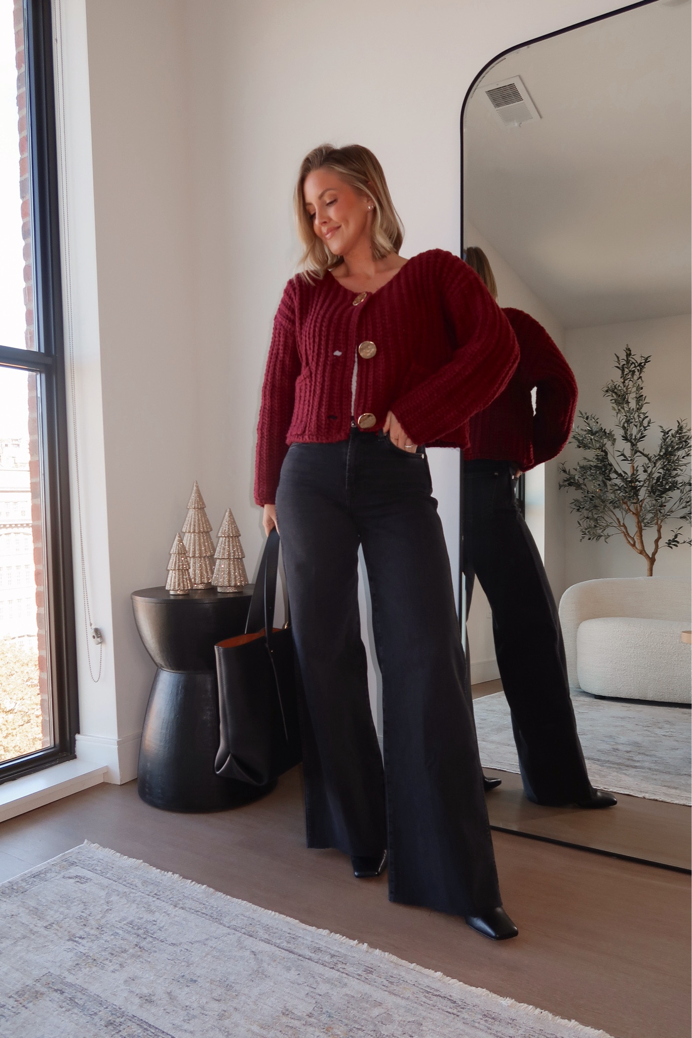 Small Amazon sweater and bodysuit / 25 denim 🖤

#LTKSaleAlert #LTKFindsUnder100 #LTKStyleTip