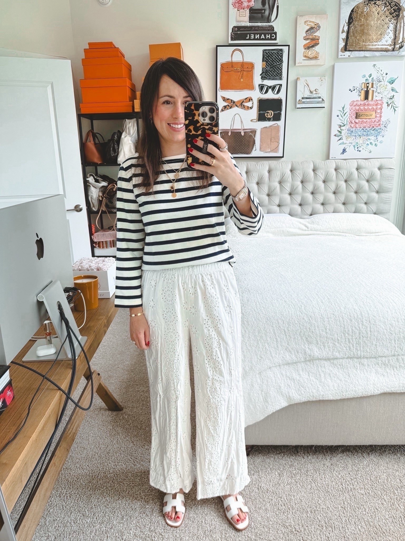 Stripe tee with eyelet pants



#LTKootd #LTKFindsUnder100 #LTKStyleTip