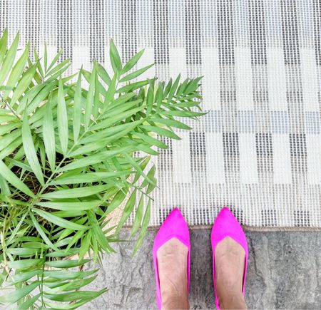 Rothy’s Point Shoes make the perfect Mother’s Day gift!

Rothy’s shoes, washable shoes, flat shoes, flats, pink shoes, outdoor rug, Studio McGee outdoor rug, neutral indoor outdoor rug, Mother’s Day gift idea. Shoes.

#LTKshoecrush #LTKGiftGuide #LTKstyletip
