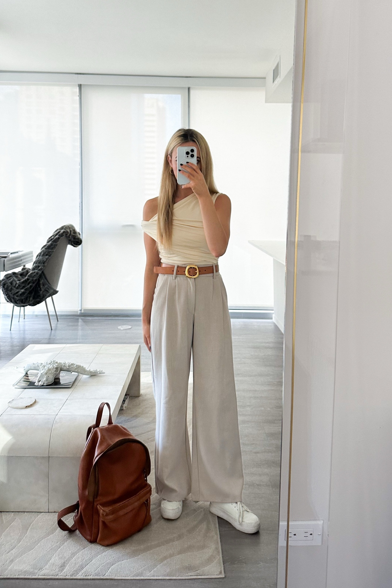 Abercrombie Sloane pants- available in multiple lengths ( perfect option for petite workwear pants)


trouser outfit, petite outfit, Madewell belt, high waist trouser, workwear, in office, business casual, revolve top, amazon 

#LTKPetite #LTKFindsUnder100 #LTKWorkwear