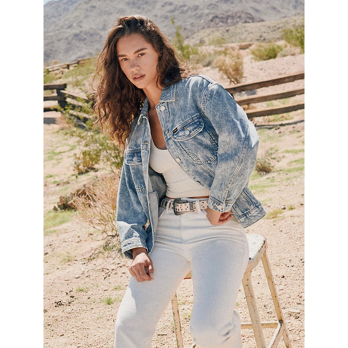 Women's Girlfriend Denim Jacket in Icy Blue | Wrangler