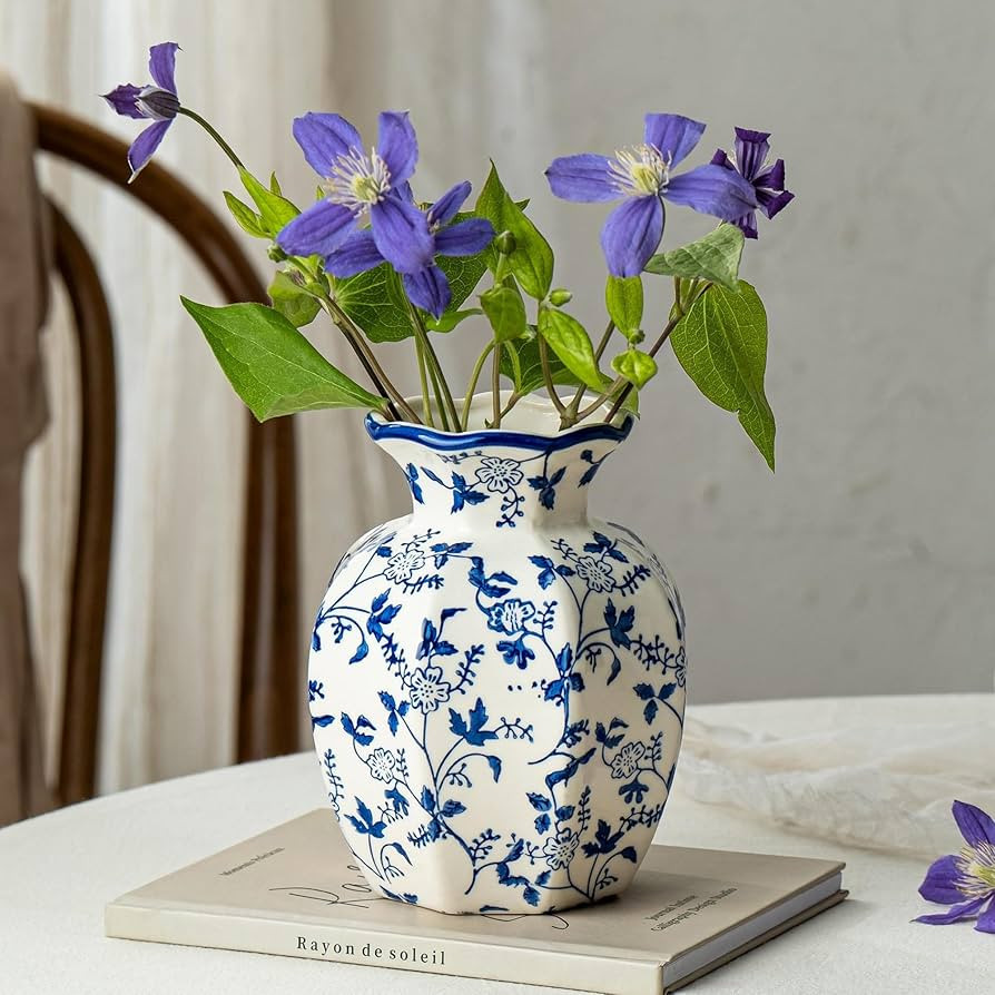 Small Blue and White Ceramic Vase, 6 Inch Vintage Chinoiserie Flower Vase Decorative Antique Vase... | Amazon (US)