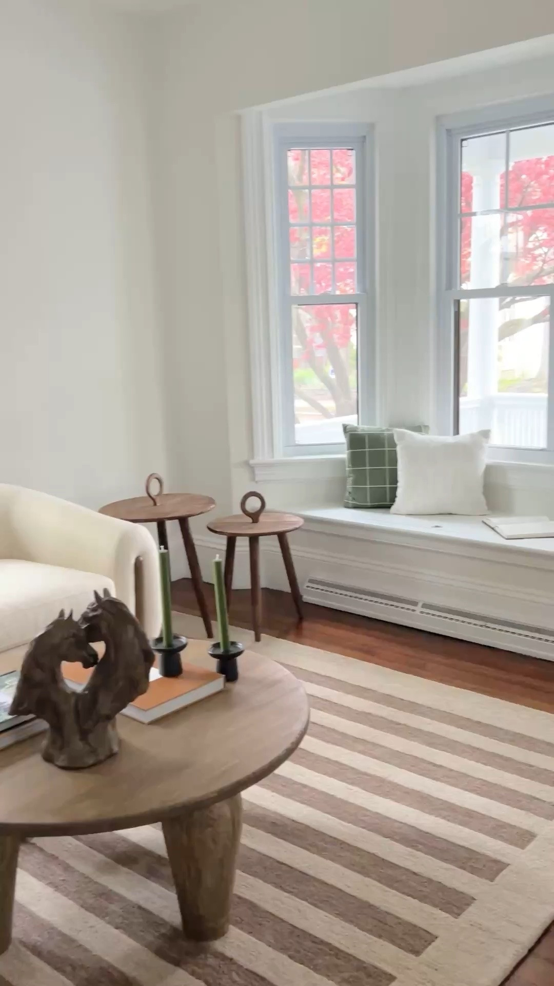 Perfect moody, relaxed study.

#striped rug #C
