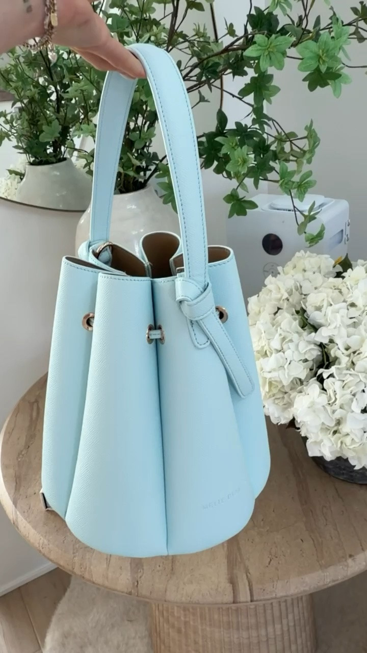 Bucket bag. Use code ANNAB20 for 20% off $100+ order.

#LTKSaleAlert