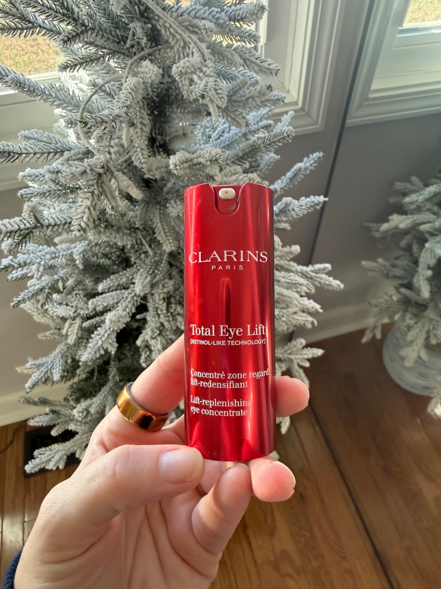 My new nightly eye cream. I’m not against aging, I just want to do it gracefully! 

#skincare #clarins #antiaging #beauty

#LTKBeauty #LTKselfcare #LTKmomlife