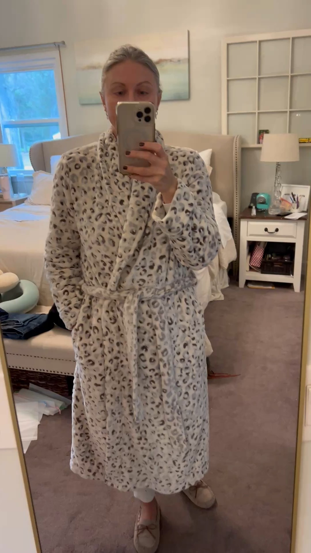 THE coziest robe, similar to Barefoot Dreams. 

#LTKFindsUnder100 #LTKmomlife #LTKSeasonal