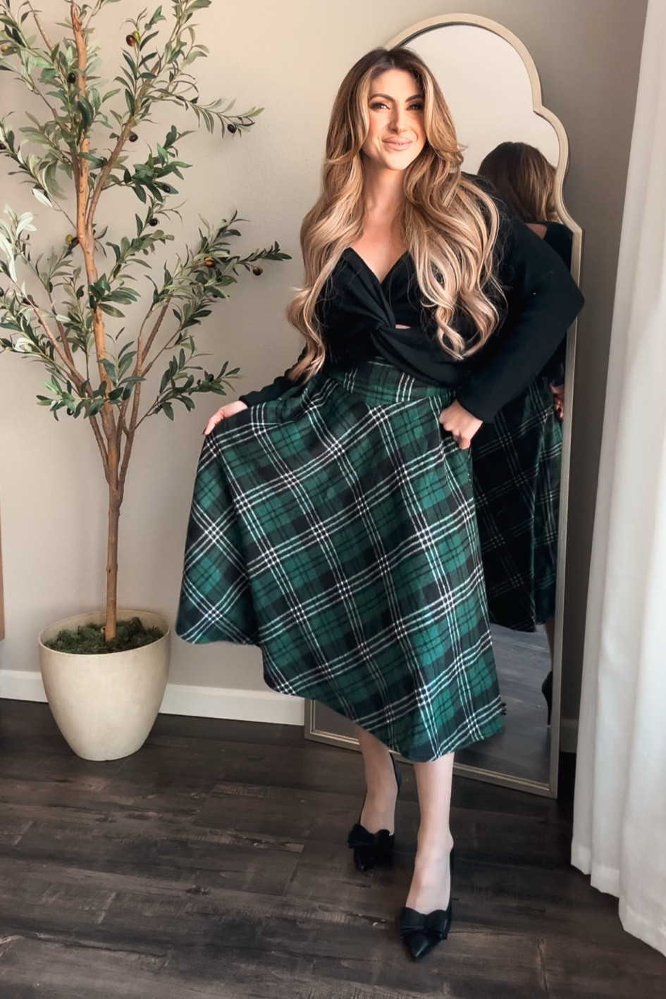 classy holiday party outfit, classy December outfit, work outfit
#HolidayPartyOutfit #ChristmasOutfit #DecemberOutfit #DecemberFashion


#LTKWorkwear #LTKHoliday #LTKSeasonal