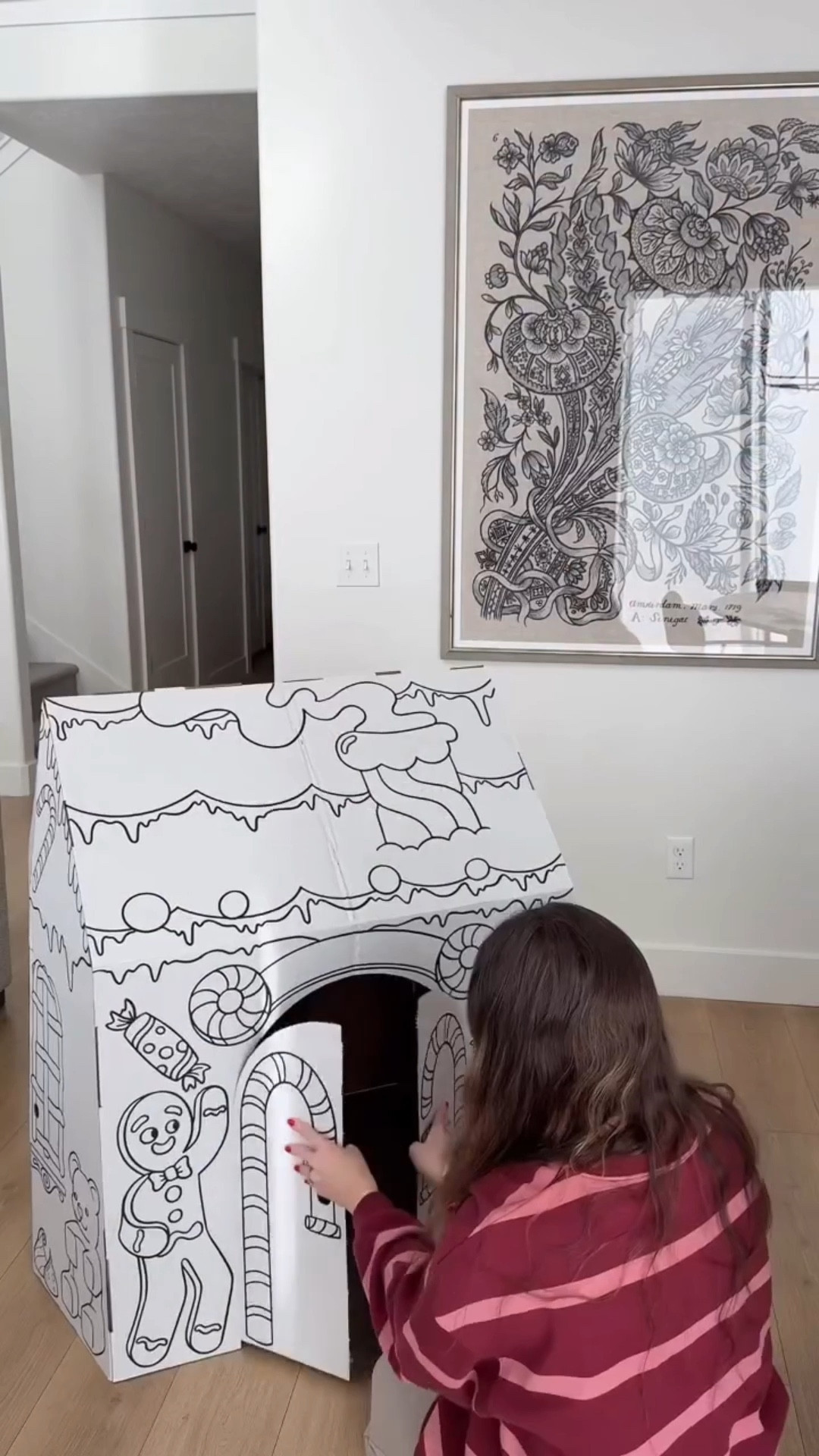 Couldn’t wait another day to get this out!! 
Gingerbread coloring house, Christmas coloring house, Cardboard coloring housee
#christmasmagic #vlogmas #gingerbreadhouse #christmascrafts #christmas2025 #kidactivities #momvlogmas #toddlermom #girlmom #boymom #cardboardcreations #cardboardhouse
How to keep kids entertained for hours
Christmas craft ideas
Christmas kid traditions