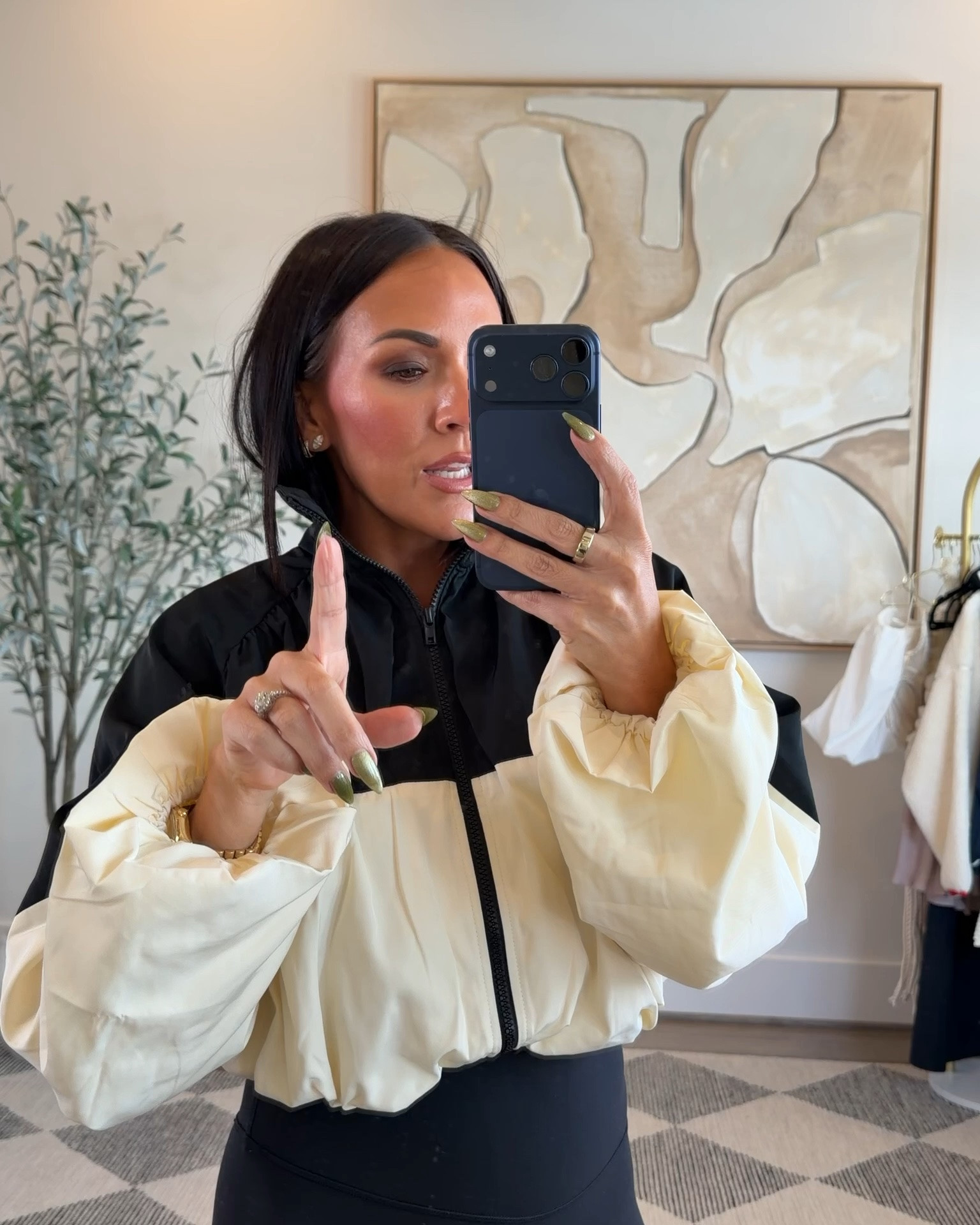 This jacket is SUCH a cool little statement piece. 🖤

The dramatic sleeves + cropped fit make basic black feel anything but basic. Throw it on with leggings or denim and suddenly the whole outfit looks intentional.
