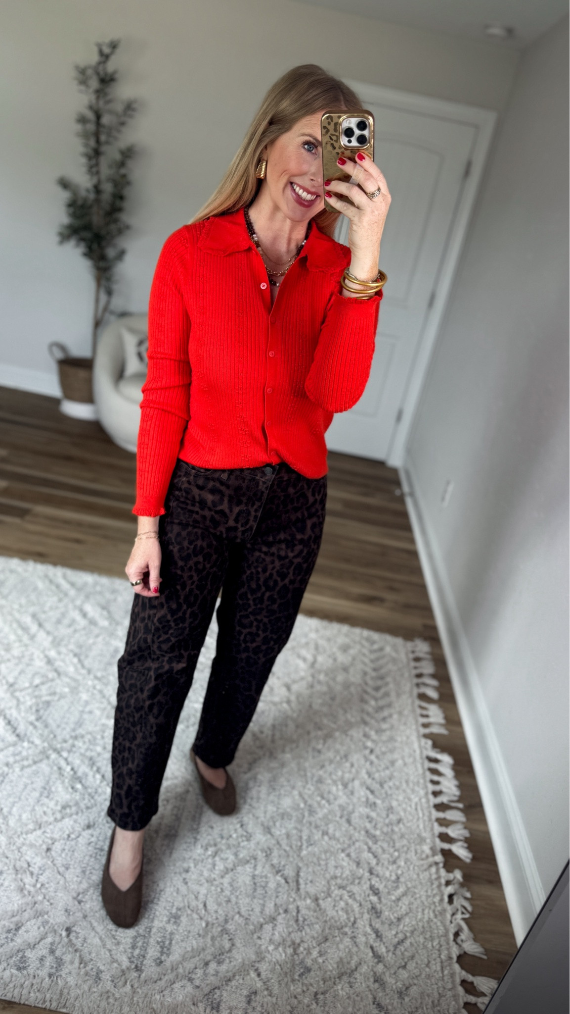 Weekend Walmart Wins try on
Red scallop edge sweater- small
Leopard barrel jeans- 6

#LTKootd
