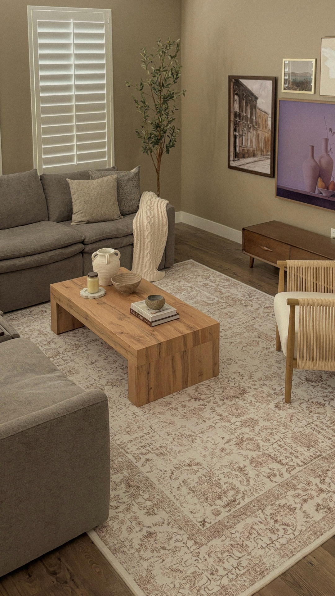 If you’re like me and need a rug that’s cozy, easy to clean, and fits with a neutral home vibe—this one’s perfect! 🏡✨

#ltkhome #neutralhome #cozyvibes #washablerug #kidfriendlyhome #petfriendly #homecomforts

#LTKSaleAlert #LTKStyleTip #LTKHome