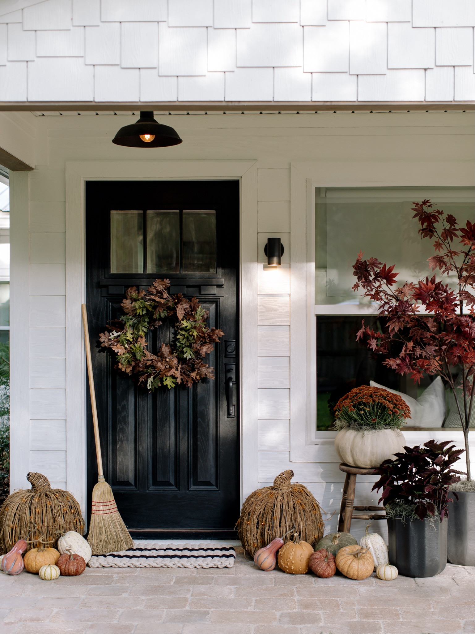 Fall front porch 🍂🤎 

#LTKHome #LTKSeasonal