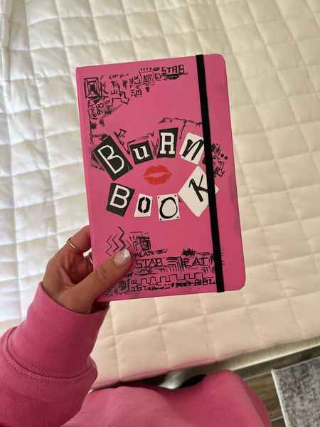 the mean girls movie is coming out in a few weeks and i’m so excited 🩷

journal, journal options, journal recommendations 