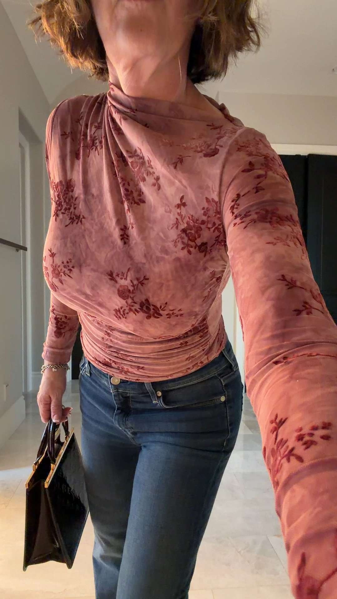 OOTD 🤍
Easy, comfortable, and still put together.

Outfit linked in my LTK (link in bio) 

 #LTKdayinmylife #LTKootd #LTKOver40