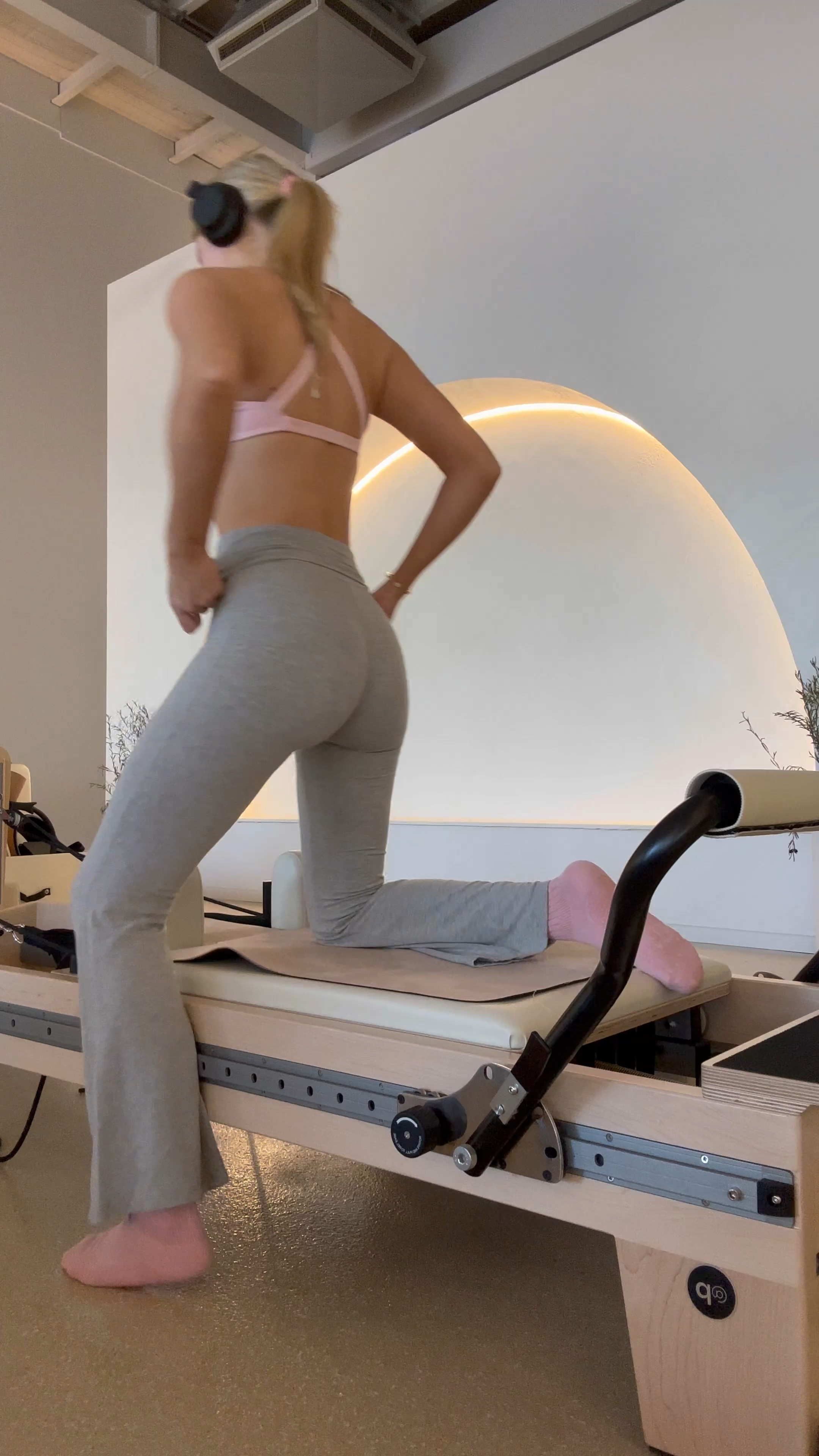 This mornings Pilates fit!  Crop is velocity activewear, but have linked similar! Also, I wear a size medium in these bottoms so they are nice and long on me xxx

#LTKaustralia