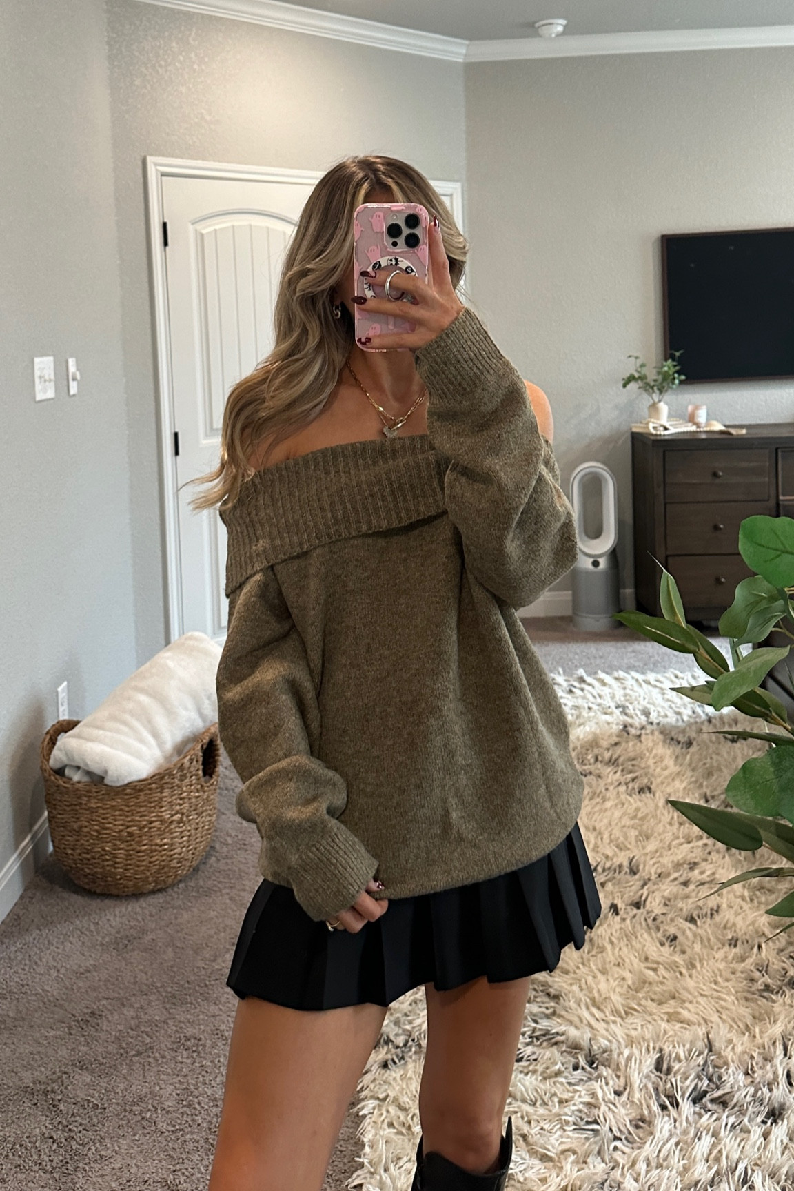 wearing my usual size small in this gorgeous amazon off the shoulder sweater! skort is so good and also true to size!

#LTKFindsUnder100 #LTKFindsUnder50 #LTKSaleAlert